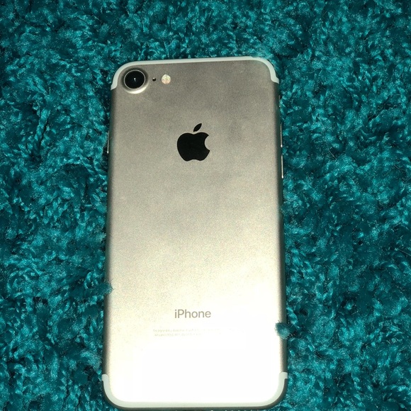 iPhone 7 icloud locked - Picture 2 of 2